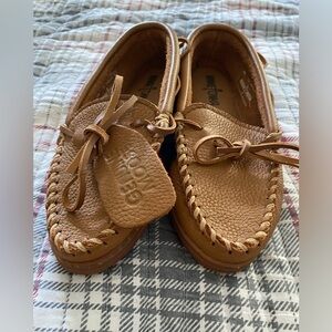Minnetonka moose hide moccasin like new 7.5